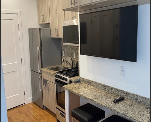 Studio, 1 bath, $1,550, Unit 18