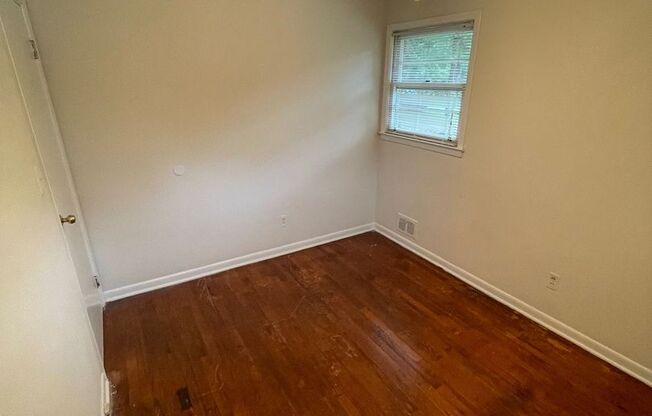 PRE-LEASING FOR AUGUST 2026! WALK TO CAMPUS!