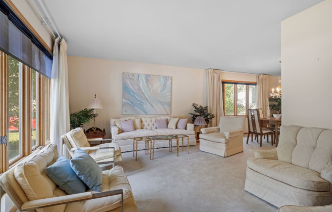 11405 FOXWOODS DR