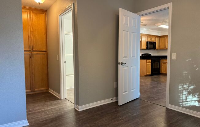 1 bed, 1 bath, 550 sqft, $2,140, Unit 1371N