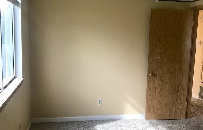 2 beds, 1 bath, $1,650