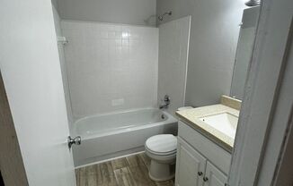 2 beds, 1 bath, $1,275, Unit UNIT F115