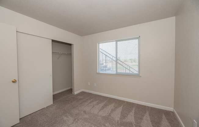 Autumn Oaks vacant Canyon II second bedroom