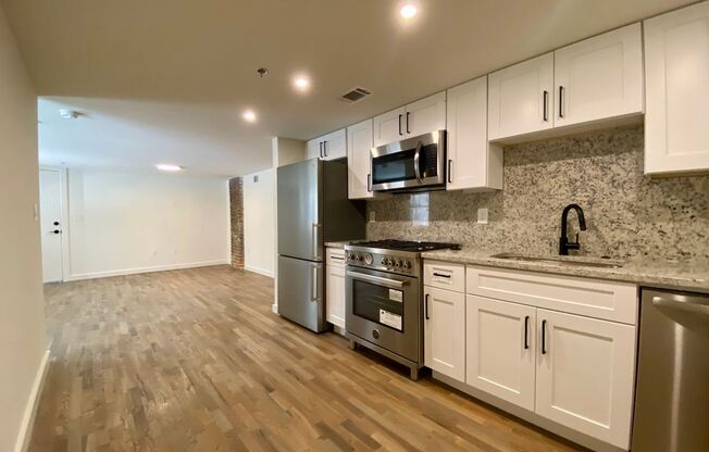 2 beds, 2 baths, 1,005 sqft, $2,567, Unit 013