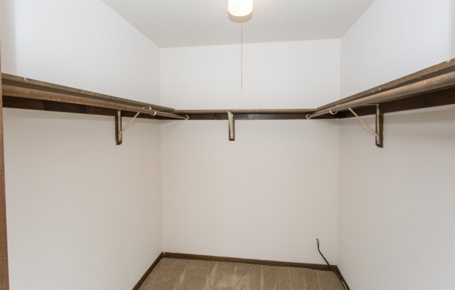 2 beds, 2 baths, 1,105 sqft, $1,284, Unit H306