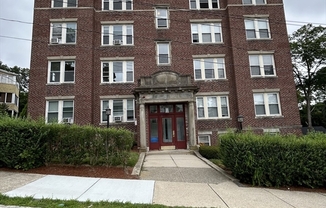 31 DENNISON AVE