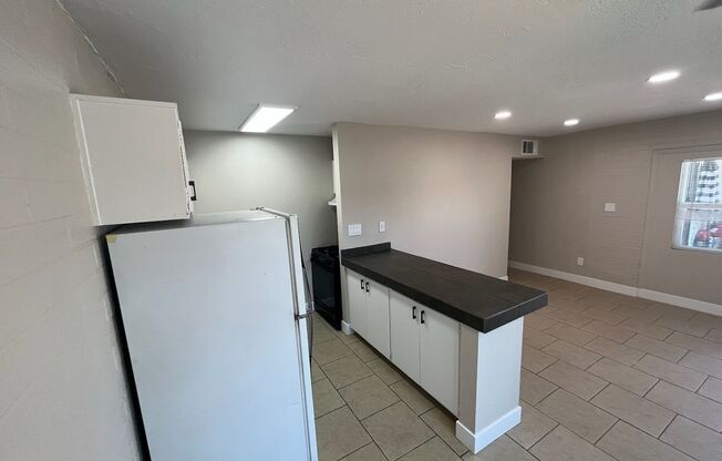 2 beds, 1 bath, 775 sqft, $1,295, Unit 1