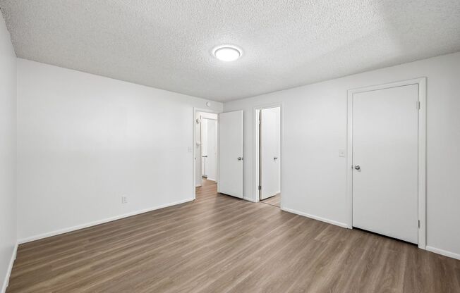 3 beds, 1.5 baths, 950 sqft, $1,385, Unit 104
