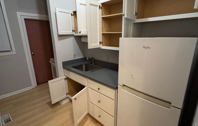 1 bed, 1 bath, $925, Unit 1726-01
