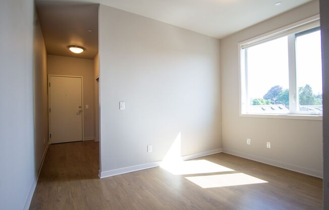 1 bed, 1 bath, $1,375, Unit 410