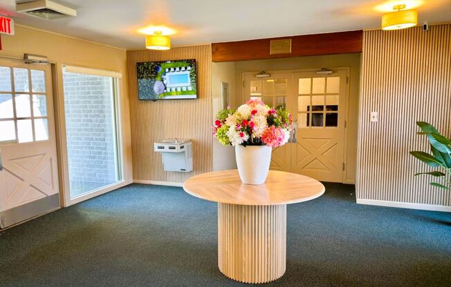 Studio, 1 bath, 425 sqft, $1,050, Unit 204 1421LS