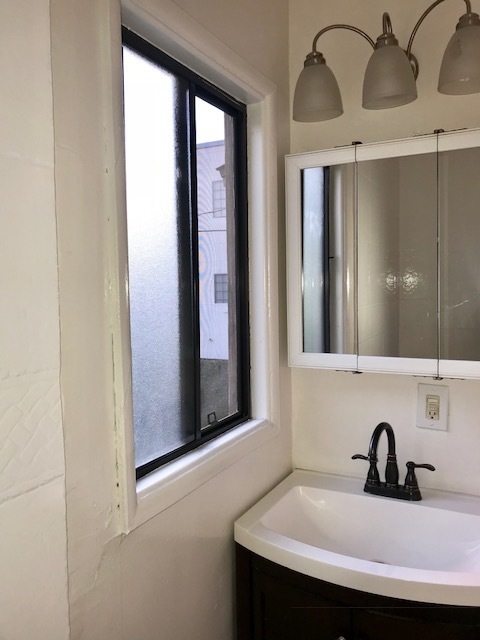 Studio, 1 bath, 350 sqft, $1,595, Unit 08