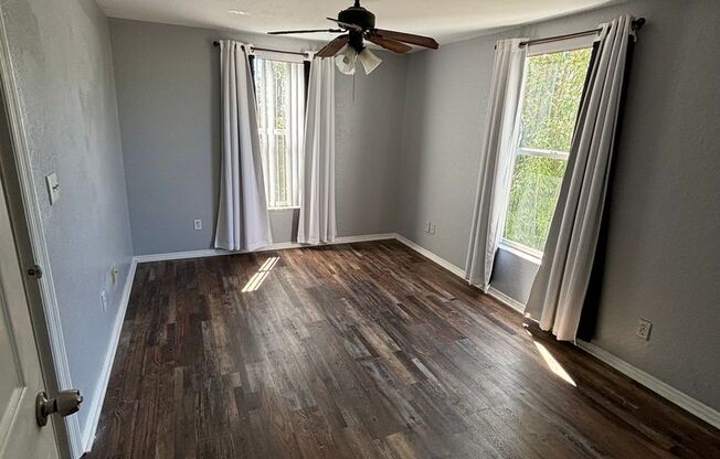 3 beds, 3 baths, 1,938 sqft, $2,690, Unit Unit 4