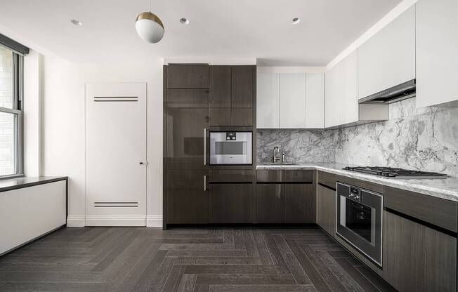 301 AVE 2321