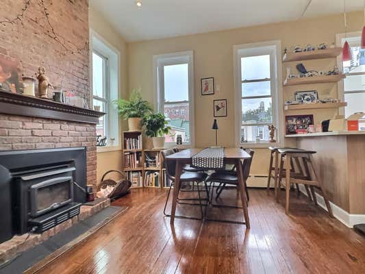 21 11 46 AVE