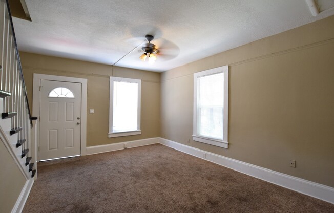 UNIT A: Charming 3 Bed 1.5 Bath Town Home for Rent in DeLand, FL! $500 off First Month Rent!!!