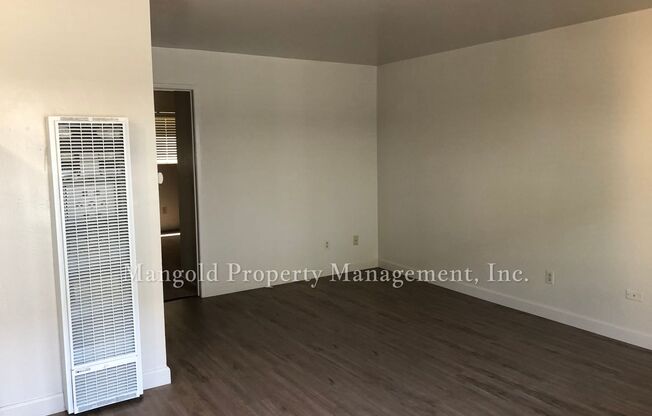 2 beds, 1 bath, 623 sqft, $2,275, Unit D-03