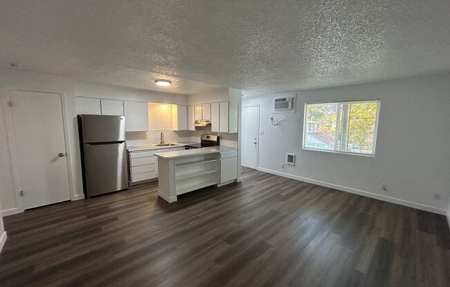 1 bed, 1 bath, $925, Unit Unit 4