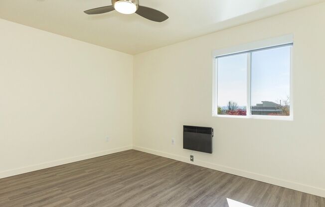 2 beds, 1 bath, 824 sqft, $1,995, Unit #204