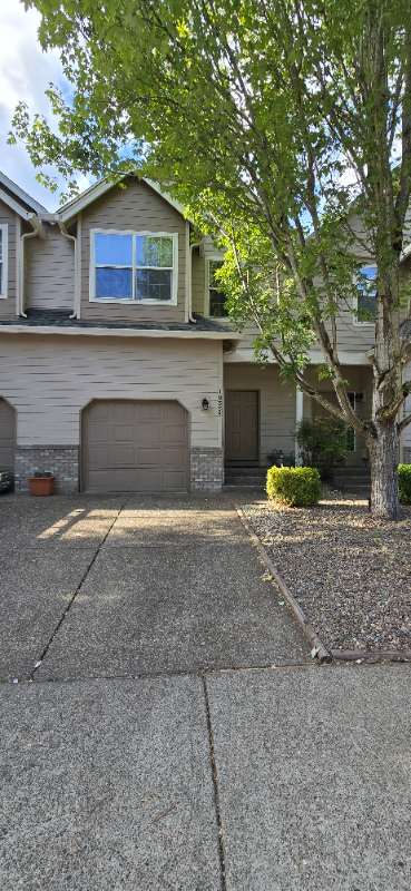 18582 SW TAKENA CT