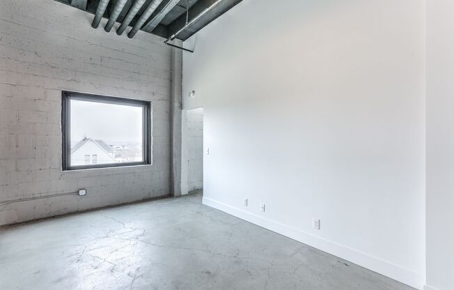 1 bed, 1 bath, 722 sqft, $1,350, Unit A402