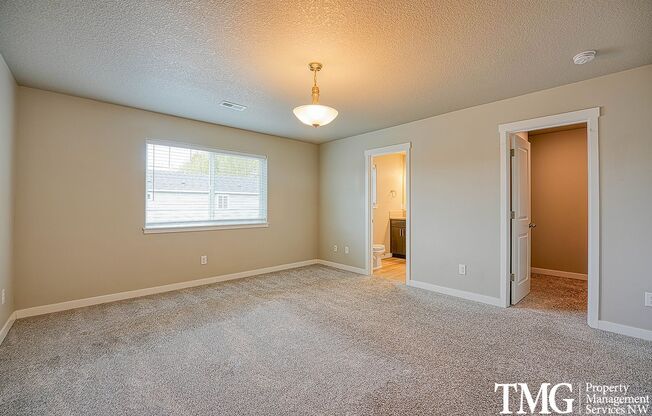 3 beds, 2.5 baths, 1,650 sqft, $2,490, Unit C-112