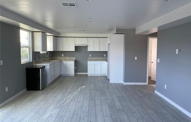 211 E 29 ST