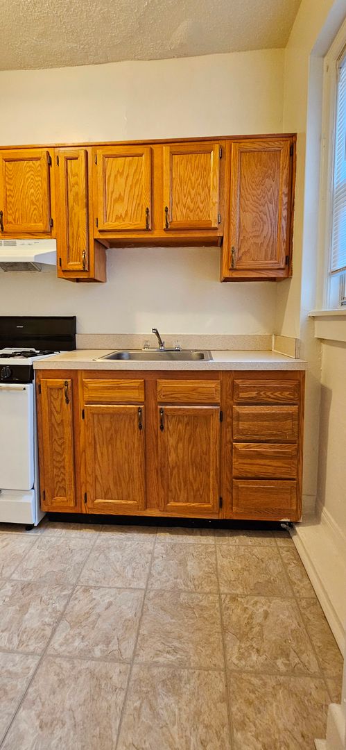 1 bed, 1 bath, 550 sqft, $1,375, Unit 502