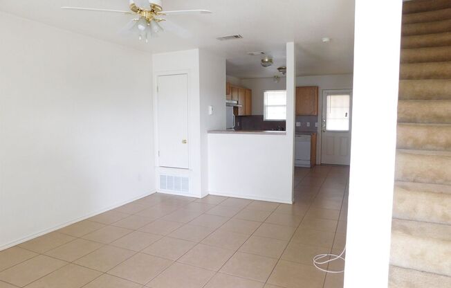 2 beds, 1.5 baths, 915 sqft, $825, Unit Apt A