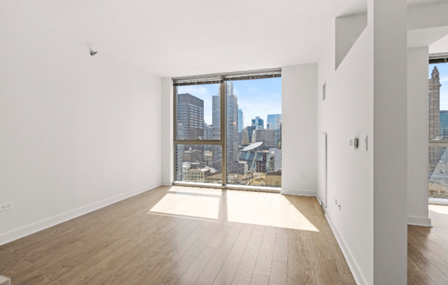 100 E LK ST