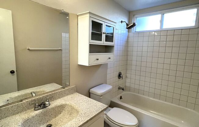 2 beds, 2 baths, $2,695, Unit B