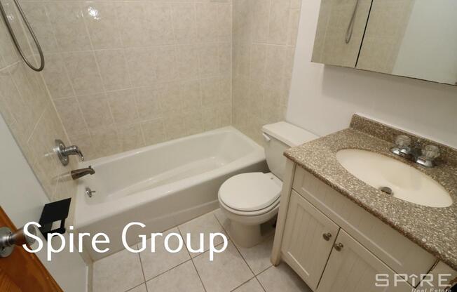 3 beds, 1 bath, $5,000, Unit 4E