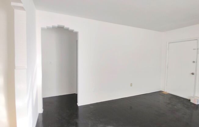 1 bed, 1 bath, $1,500, Unit 1565 SW 6th St #1