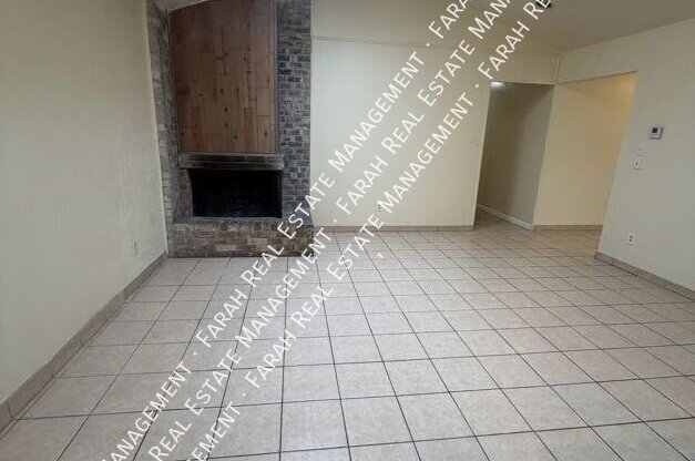 803 E TIMBERVIEW LN