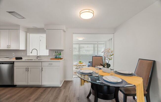 Beautifully Renovated 2BR/2BA Villa with Carport in Venice, FL – Close to Beach & Shopping!