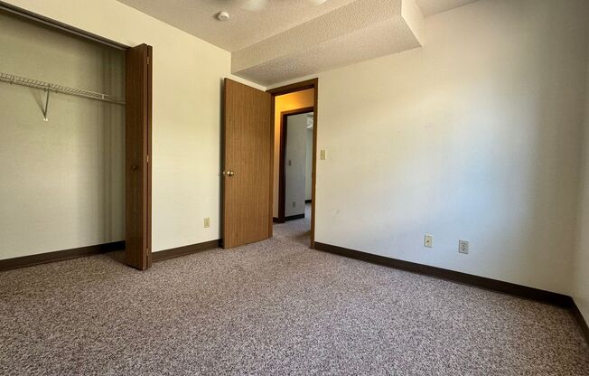 3 beds, 1 bath, $1,260, Unit 02