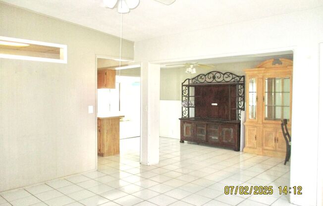 Spacious 3-Bedroom, 2-Bathroom Home in Desirable Beachside Daytona Beach!