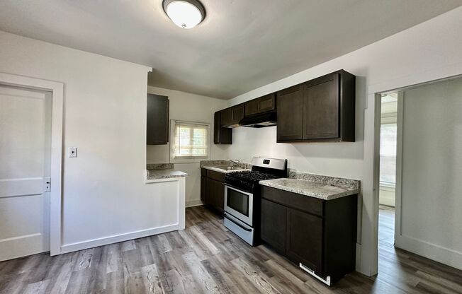 2 beds, 1 bath, $995