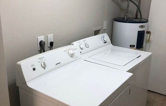 1 bed, 1 bath, 634 sqft, $839, Unit 5627 UD