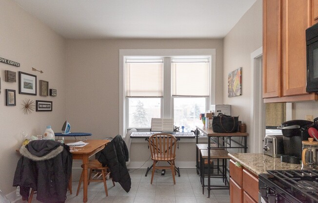 947 HOYNE