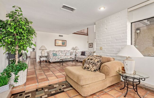 RESORT Style FULLY-FURNISHED Condo in Paradise Valley - 4 bedroom / 2.5 bath