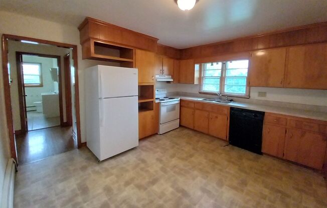 2 beds, 1 bath, 903 sqft, $1,290, Unit A-1