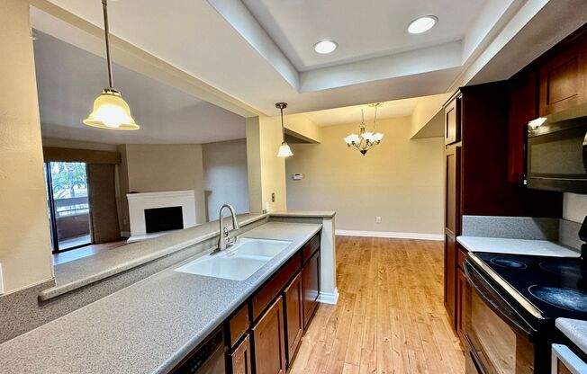 Your new home Awaits-Top Floor Escondido Gem!!!