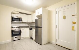 Studio, 1 bath, $2,500, Unit A