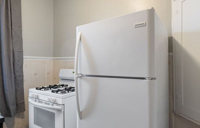 1 bed, 1 bath, 690 sqft, $995, Unit 1