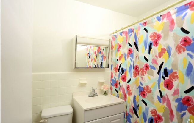 1 bed, 1 bath, 575 sqft, $1,049, Unit K10