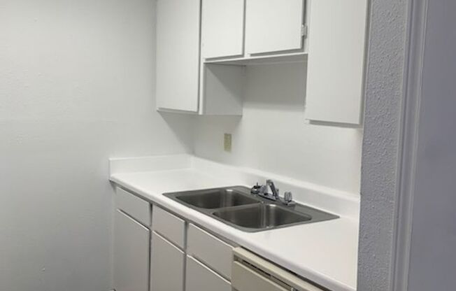 1 bed, 1.5 baths, 866 sqft, $935, Unit 2304