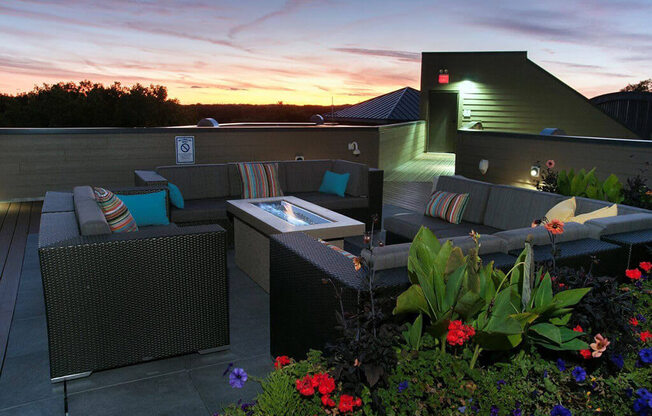 Relaxing  Rooftop Deck at Overlook on the Creek, Minnetonka, MN