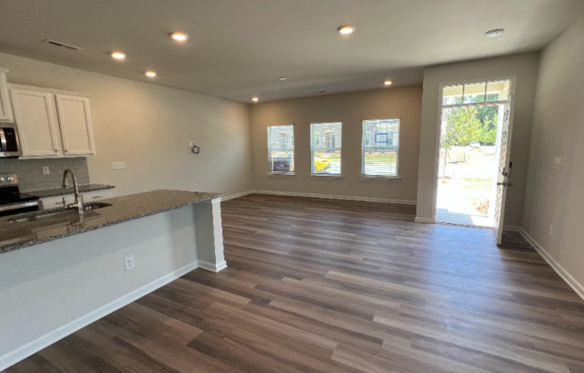 322 PLANTERS TRCE LN