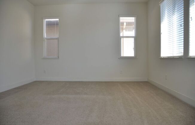 Beautiful North Natomas 3 bed 2 bath plus large LOFT!